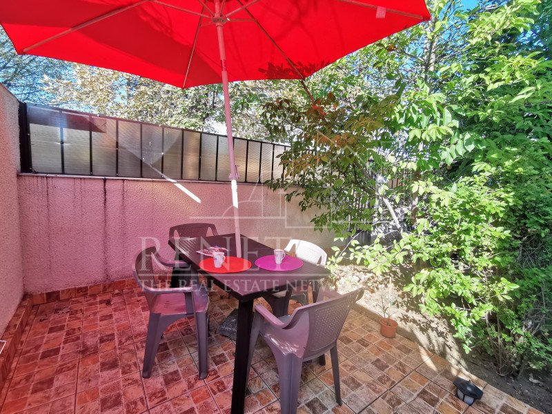 Casa Strada Muntii Carpati, 3 camere, curte proprie