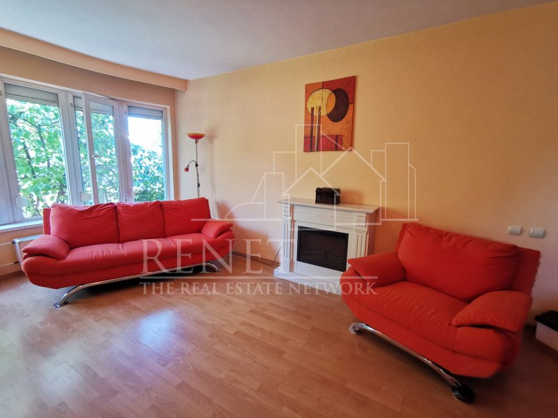 Casa Strada Muntii Carpati, 3 camere, curte proprie