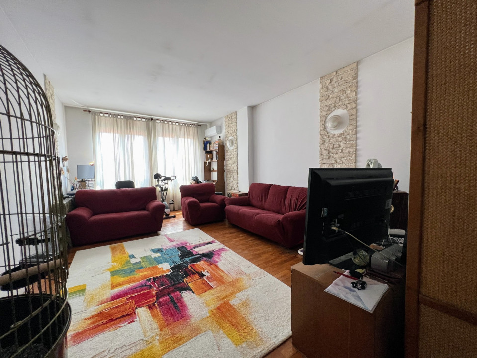 Apartament 3 camere zona Polona 