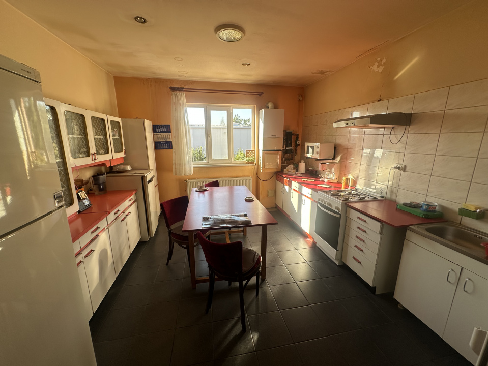 PANTELIMON APARTAMENT IN VILA 1E+M 230 MP TOTAL, CURTE 516 MP!