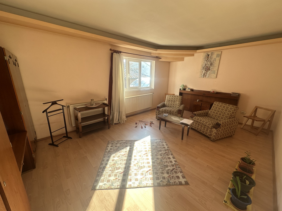 PANTELIMON APARTAMENT IN VILA 1E+M 230 MP TOTAL, CURTE 516 MP!