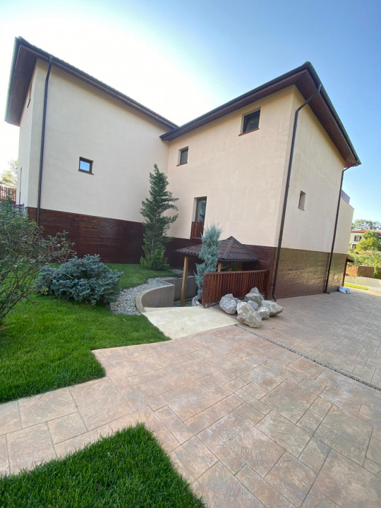 Super ocazie! Vilă de vânzare în Snagov, cu deschidere la lac