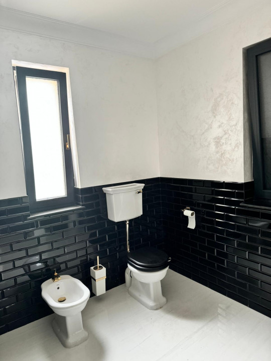 SUPER OCAZIE SE VIND 3 APRTAMENTE DE LUX IN VILA ZONA PARC CAROL COSBUC