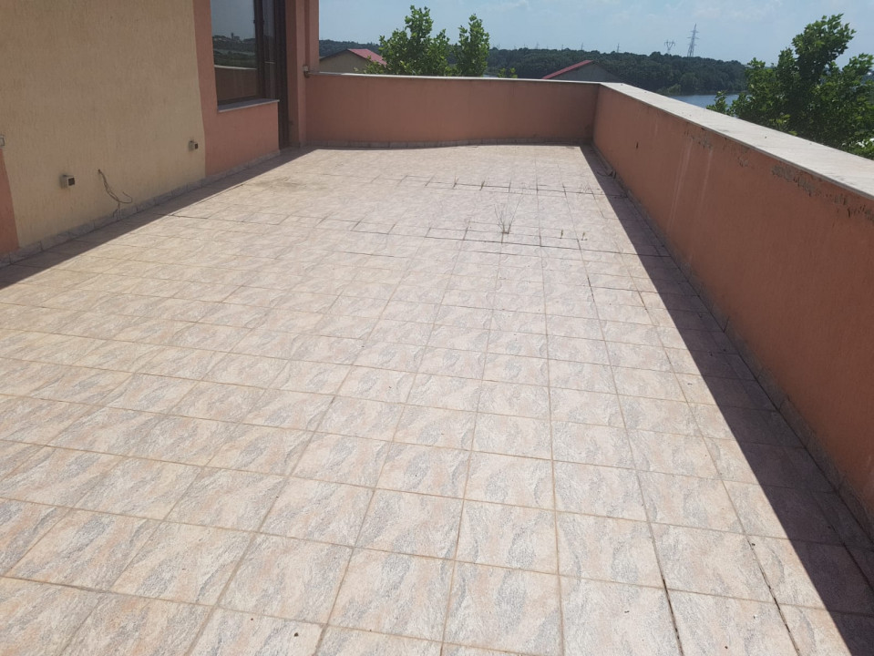  OCAZIE, VAND VILA  DE LUX 860 MP UTILI SI 1230 MP TEREN LANGA LACUL CERNICA 