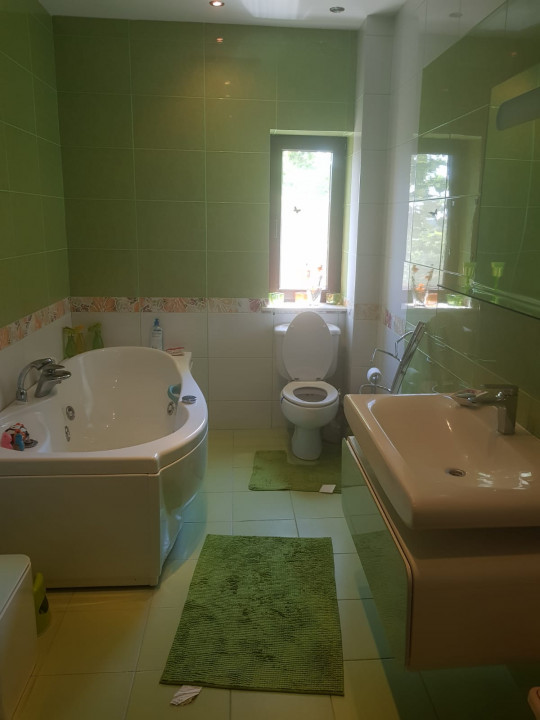  OCAZIE, VAND VILA  DE LUX 860 MP UTILI SI 1230 MP TEREN LANGA LACUL CERNICA 