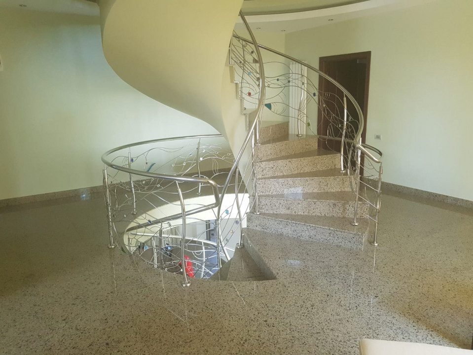  OCAZIE, VAND VILA  DE LUX 860 MP UTILI SI 1230 MP TEREN LANGA LACUL CERNICA 