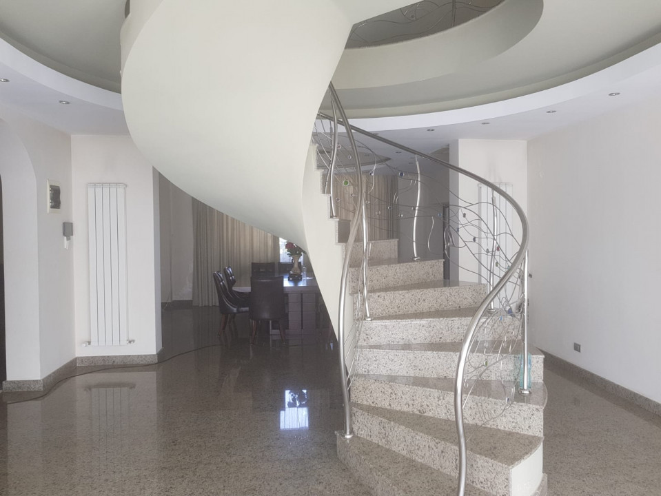  OCAZIE, VAND VILA  DE LUX 860 MP UTILI SI 1230 MP TEREN LANGA LACUL CERNICA 