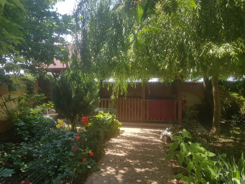  OCAZIE, VAND VILA  DE LUX 860 MP UTILI SI 1230 MP TEREN LANGA LACUL CERNICA 