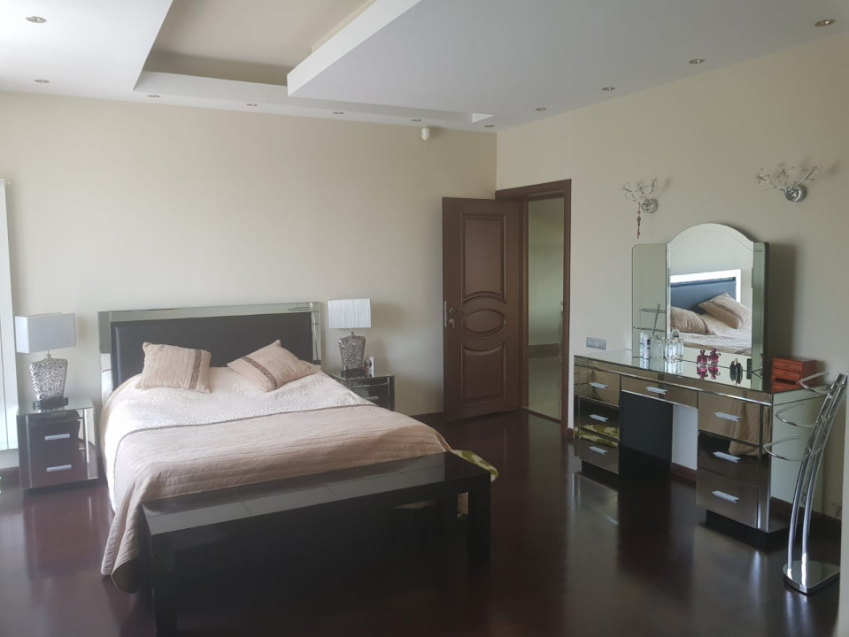  OCAZIE, VAND VILA  DE LUX 860 MP UTILI SI 1230 MP TEREN LANGA LACUL CERNICA 