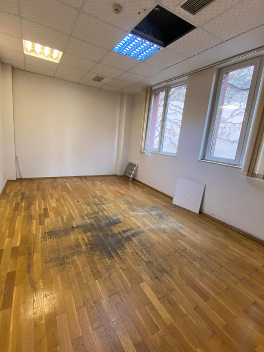 SUPER OCAZIE SE INCHIRIAZA 360MP CONSTRUCTIE BIROURI IN ZONA UNIRII