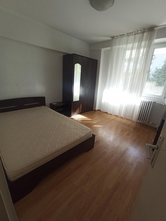 VAND APARTAMENT 3 CAMERE SPATIOS APROAPE DE METROU TINERETULUI