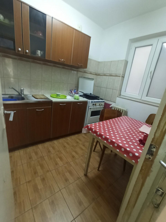 VAND APARTAMENT 3 CAMERE SPATIOS APROAPE DE METROU TINERETULUI