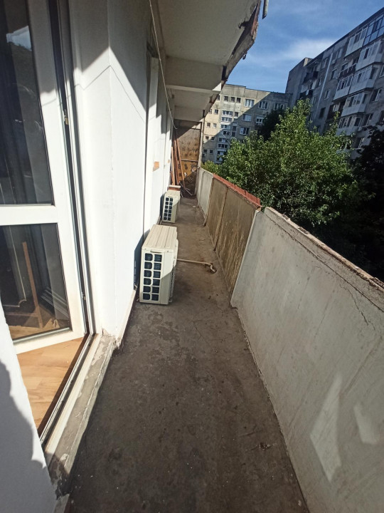 VAND APARTAMENT 3 CAMERE SPATIOS APROAPE DE METROU TINERETULUI