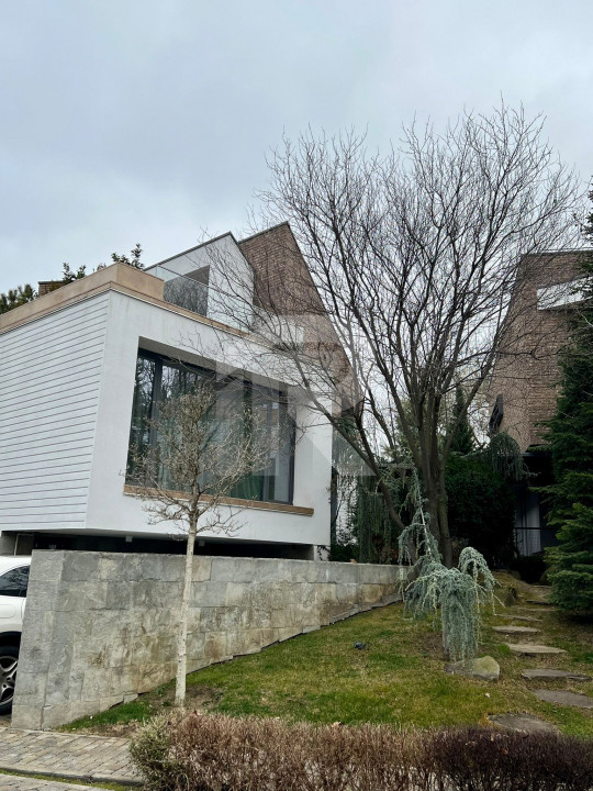 Stunning Villa_First rental after reno 