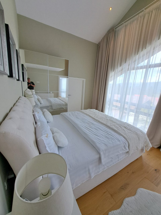 VAND PENTHOUSE 280 MP IN VILA + GARAJ LUX IN SINAIA PH COTA 1400