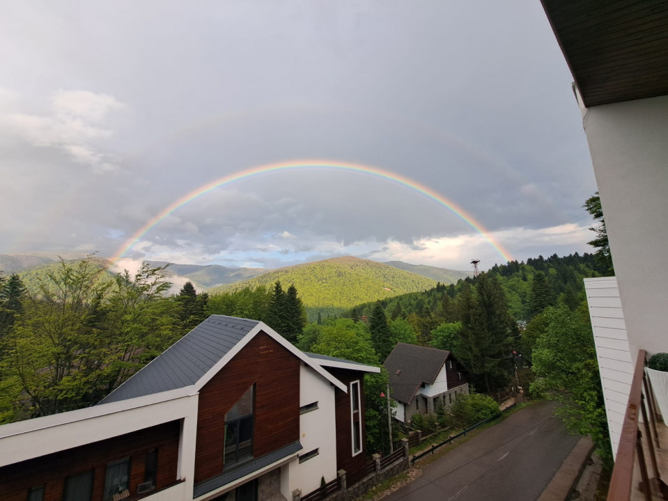 VAND PENTHOUSE 280 MP IN VILA + GARAJ LUX IN SINAIA PH COTA 1400