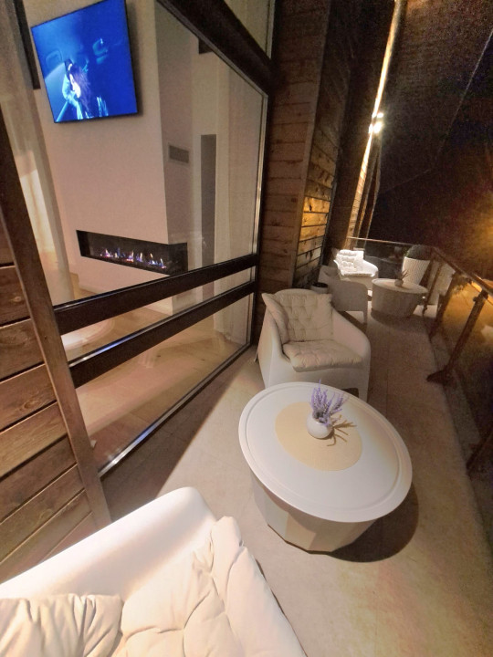 VAND PENTHOUSE 280 MP IN VILA + GARAJ LUX IN SINAIA PH COTA 1400