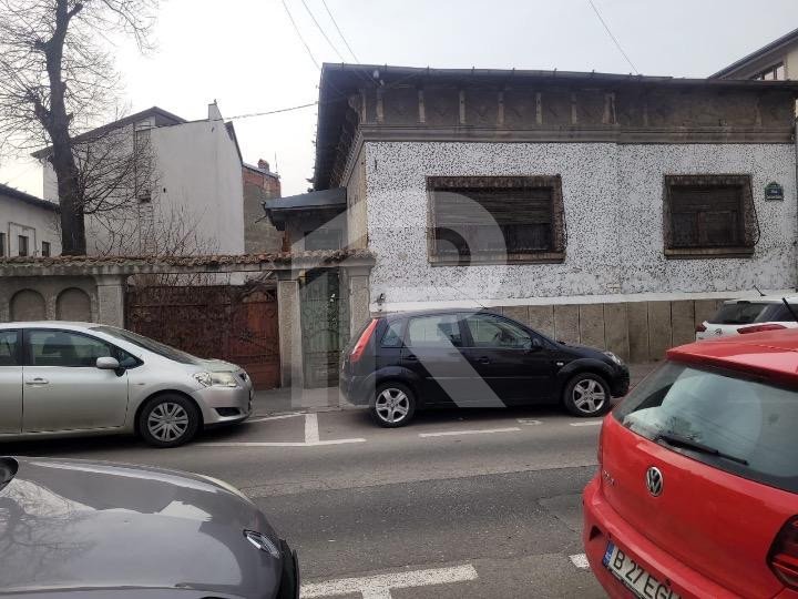 Casă centrală, singur curte - Rond Cosbuc, OCAZIE 1.153 euro/mp PENTRU 468 MP