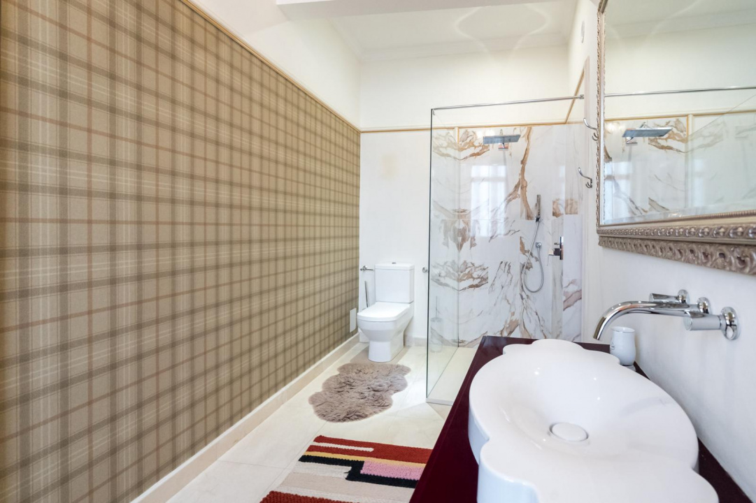 ARMENEASCA, APARTAMENT PARTER-185 MP!