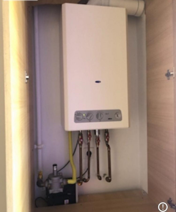 OCAZIE! Vand apartament 2 camere decomandat,Mobilat, Sinaia, langa Hotel Mara