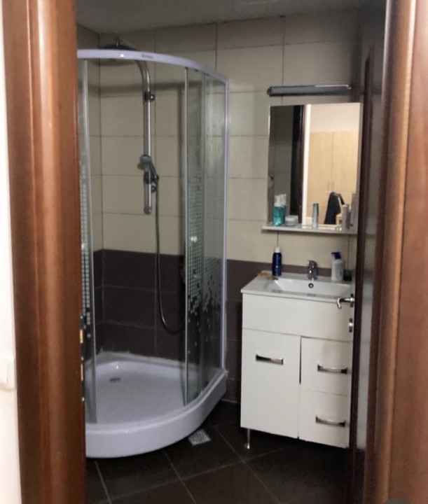 OCAZIE! Vand apartament 2 camere decomandat,Mobilat, Sinaia, langa Hotel Mara