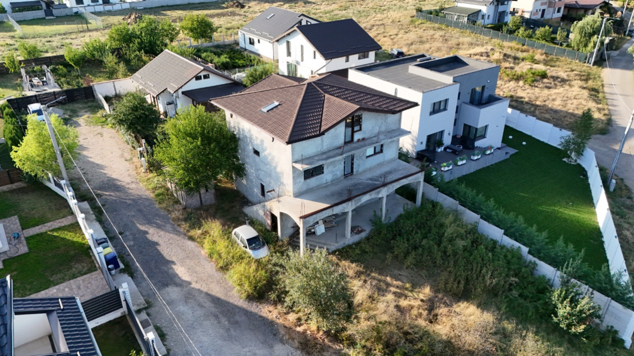 BERCENI-VIDRA, CASA P+E+M 142 MP, LOT 700 MP!