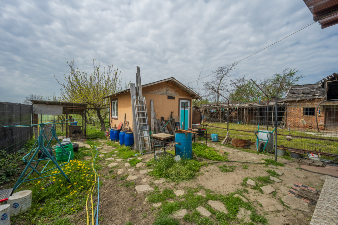 TANTAVA - GRADINARI, CASA 70 MP, LOT - 1557 MP!