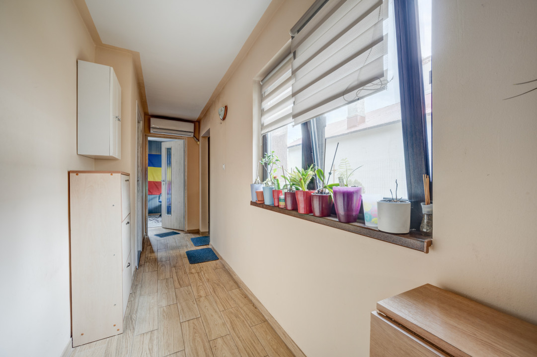 TANTAVA - GRADINARI, CASA 70 MP, LOT - 1557 MP!