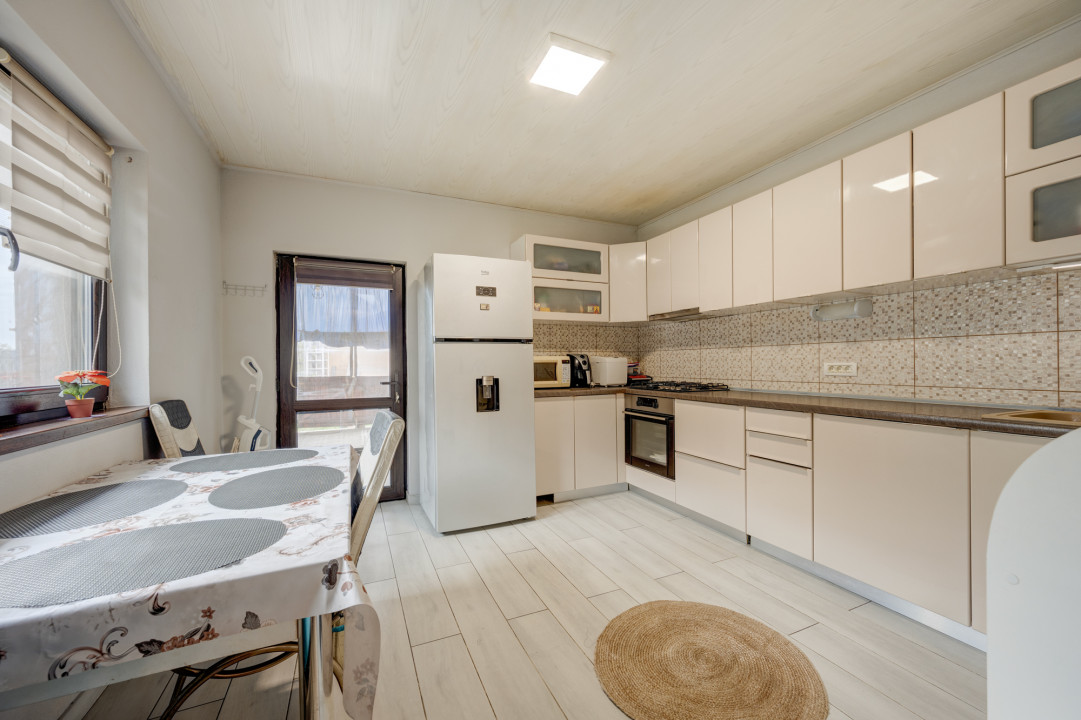 TANTAVA - GRADINARI, CASA 70 MP, LOT - 1557 MP!