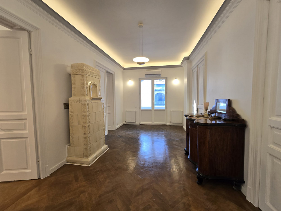 Închiriez apartament în vilă interbelică – Calea Dorobanți, 180 mp, etaj 3/3