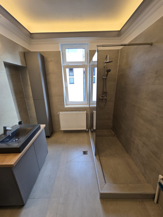 Închiriez apartament în vilă interbelică – Calea Dorobanți, 180 mp, etaj 3/3