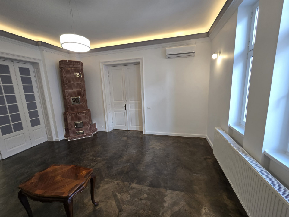 Închiriez apartament în vilă interbelică – Calea Dorobanți, 180 mp, etaj 3/3