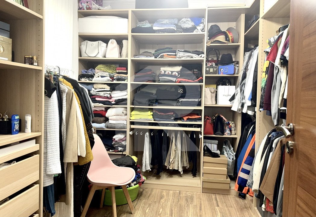 Vila de Vanzare Domnesti indepedenta energetic cu piscina incalzita