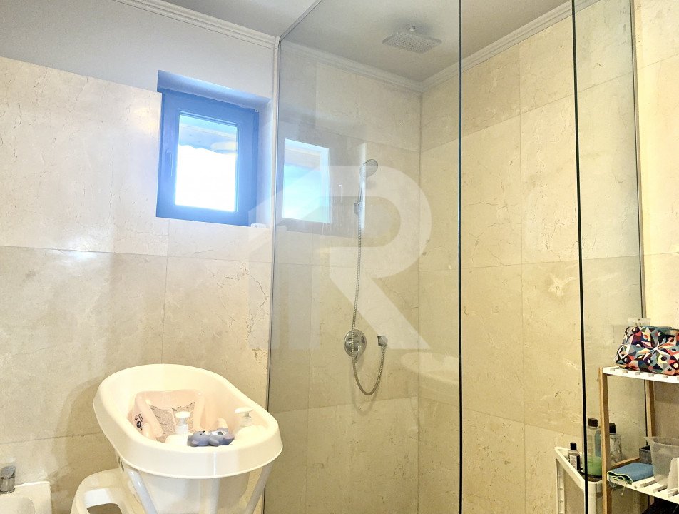 Vila de Vanzare Domnesti indepedenta energetic cu piscina incalzita