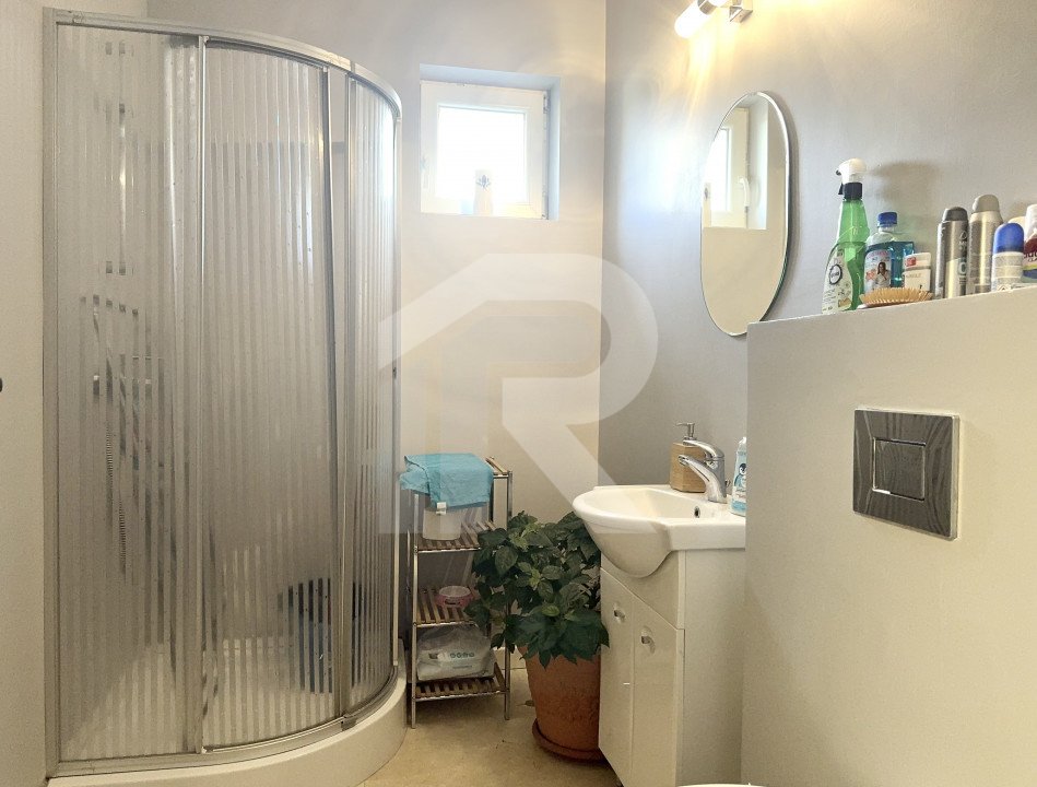 Vila de Vanzare Domnesti indepedenta energetic cu piscina incalzita