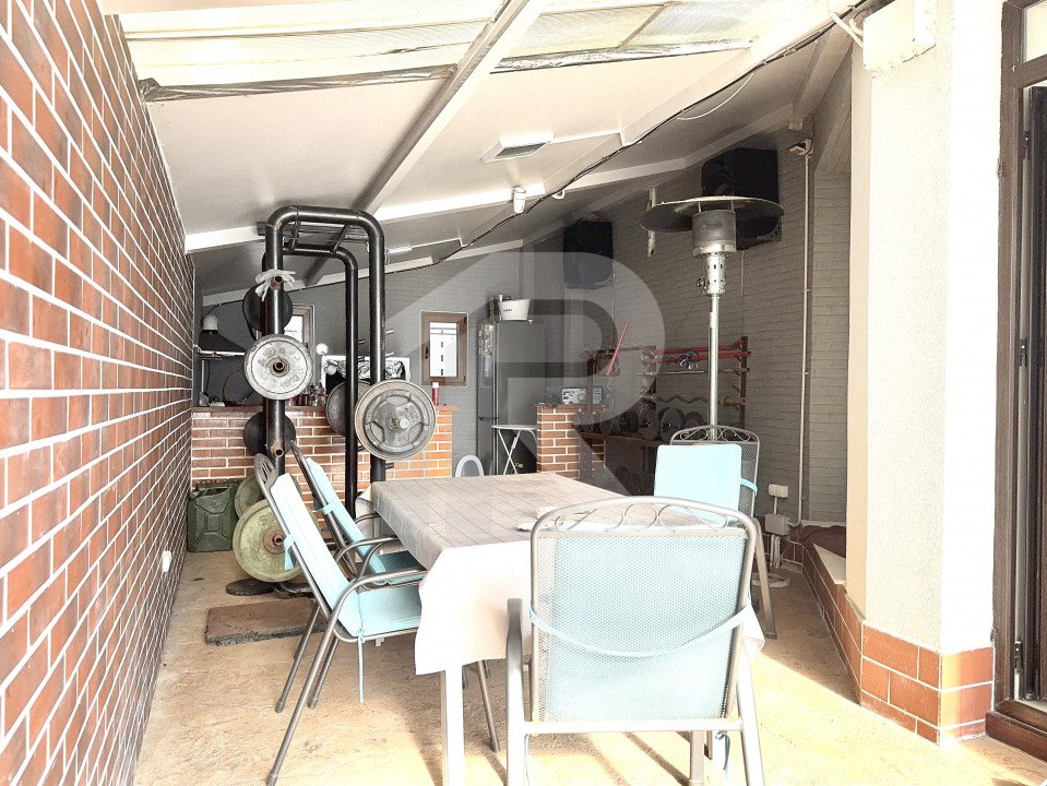 Vila de Vanzare Domnesti indepedenta energetic cu piscina incalzita