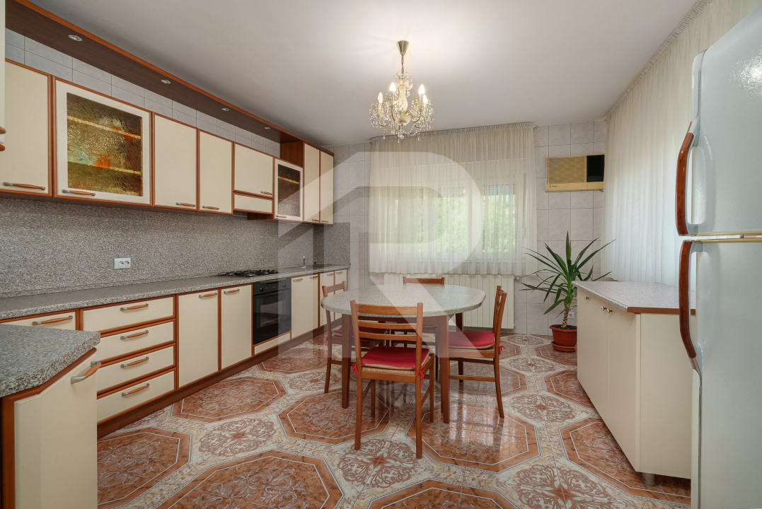 Drumul Taberei - Valea Oltului, casa 9 camere, lot 1158 mp