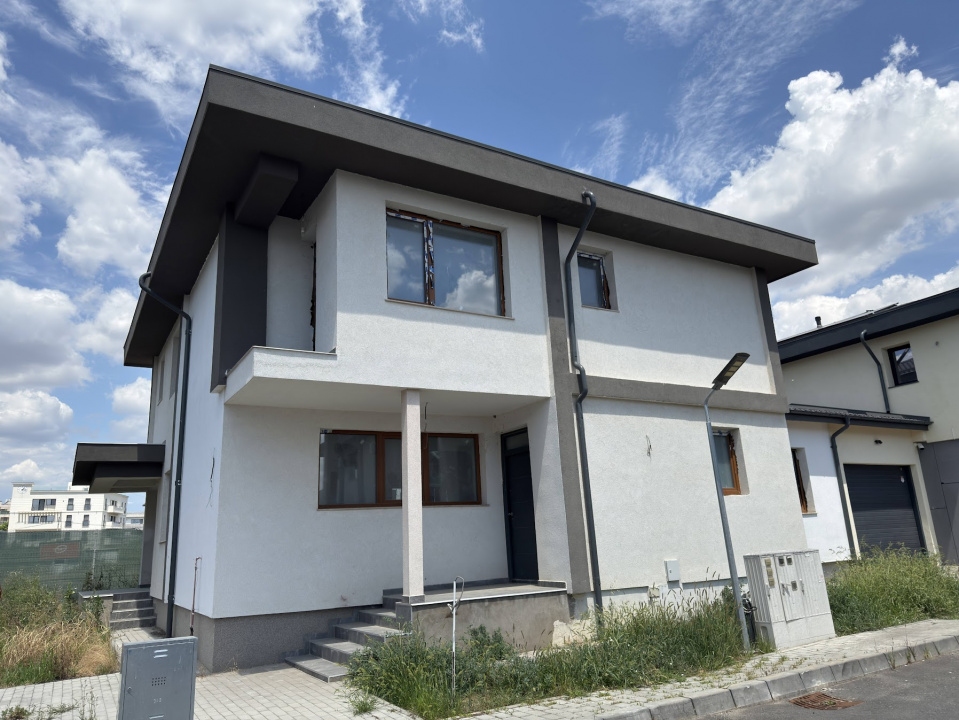 Vila 6 camere la alb