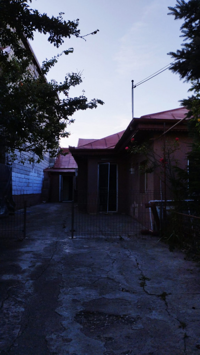 Casa de vanzare Colentina singur curte 