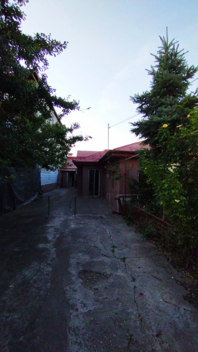 Casa de vanzare Colentina singur curte 