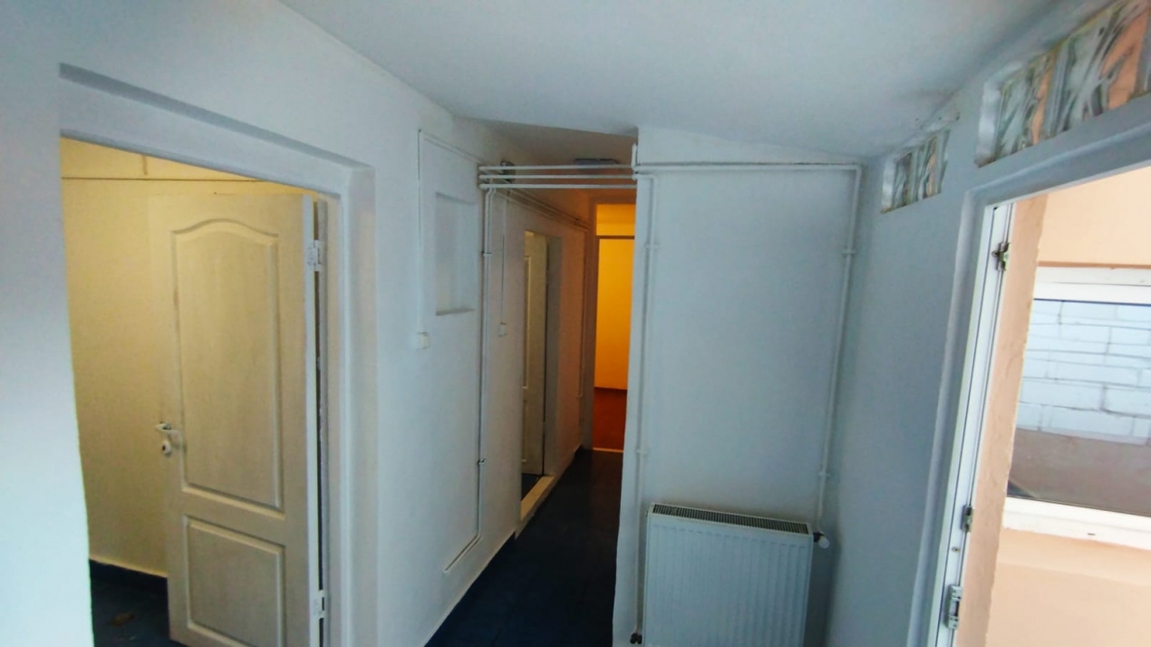 Casa de vanzare Colentina singur curte 