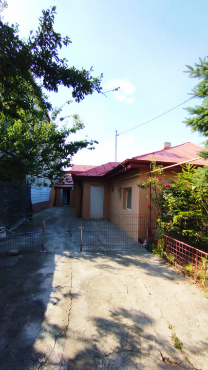 Casa de vanzare Colentina singur curte 