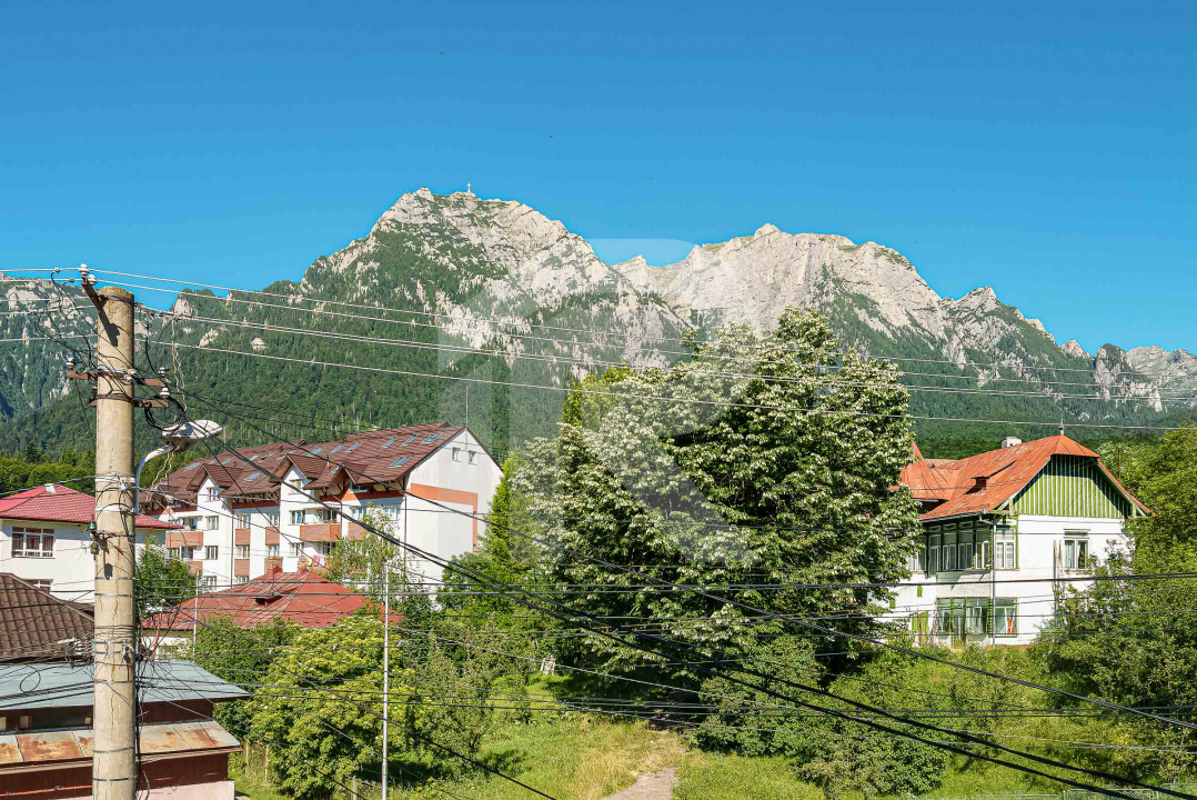 Vilă de vânzare în Bușteni – 8 dormitoare, vedere directă spre Crucea Caraiman!