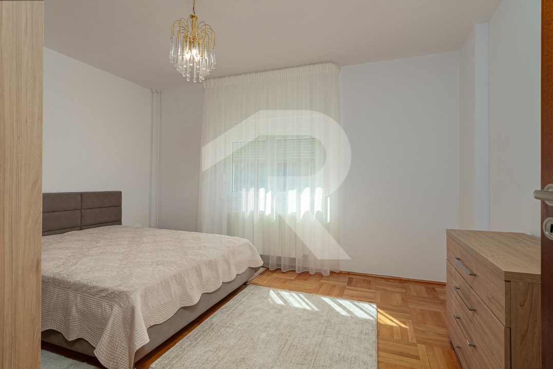 Vilă de vânzare în Bușteni – 8 dormitoare, vedere directă spre Crucea Caraiman!