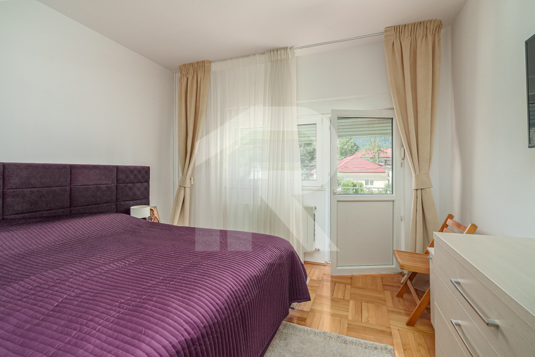 Vilă de vânzare în Bușteni – 8 dormitoare, vedere directă spre Crucea Caraiman!