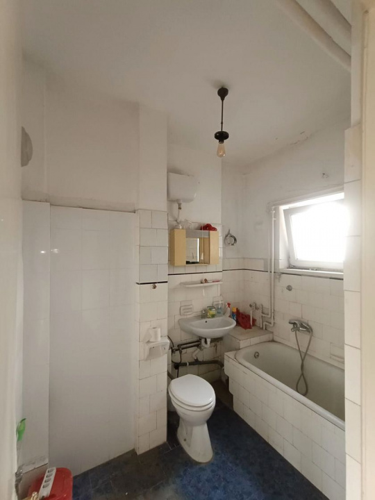 OCAZIE SE VINDE APARTAMENT 4 CAMERE  SPATIOS 88MP ZONA ULTRACENTRAL UNIRII