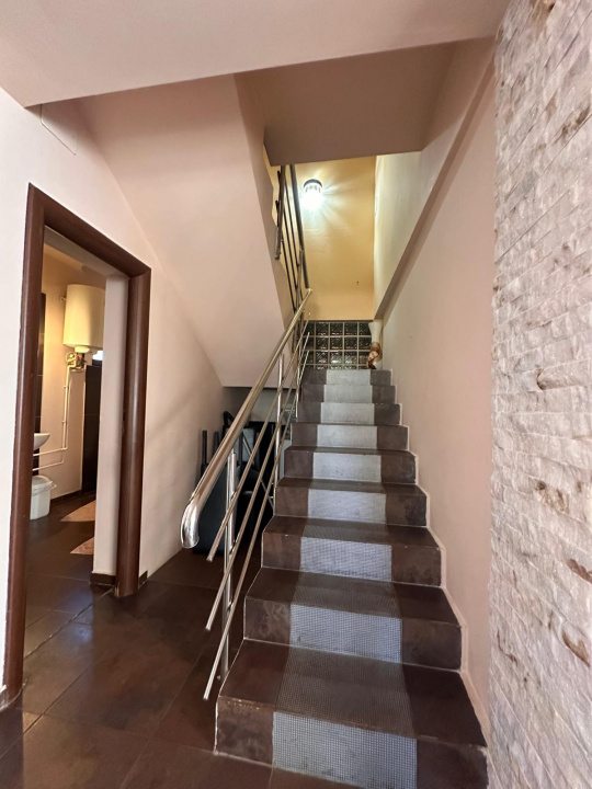 OCAZIE SE VINDE VILA SPATIOASA IN ORASUL PANTELIMON IF APROAPE DE CENTRU