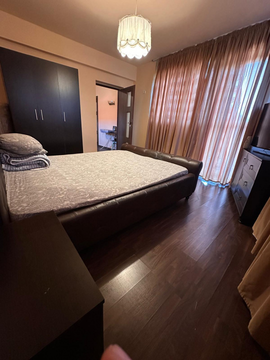 OCAZIE SE VINDE VILA SPATIOASA IN ORASUL PANTELIMON IF APROAPE DE CENTRU