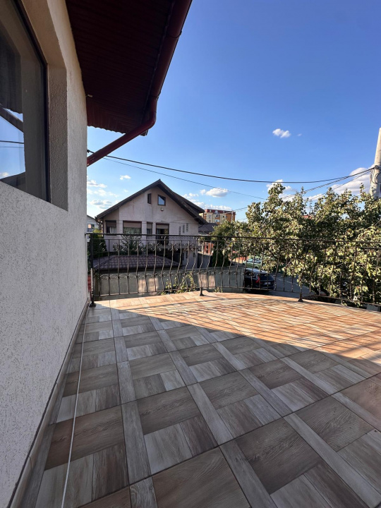 OCAZIE SE VINDE VILA SPATIOASA IN ORASUL PANTELIMON IF APROAPE DE CENTRU