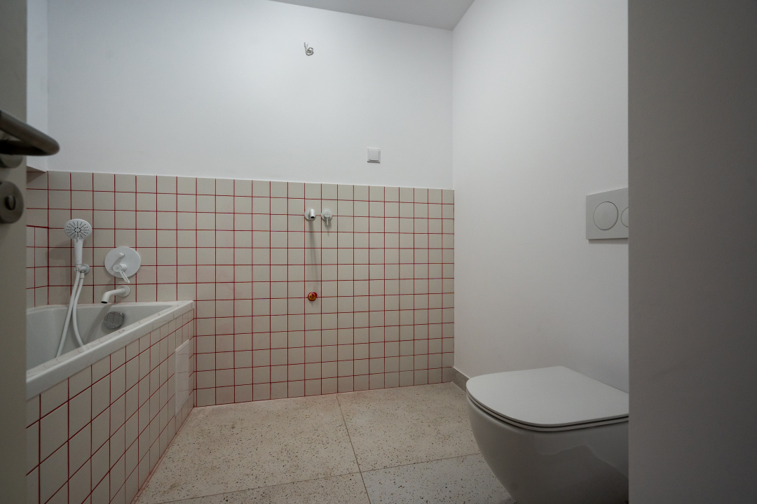 Apartament 2025, Stellaris, Faza 1, mutare imediata!